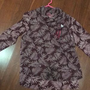 Pretty blouse with a broach sz XL